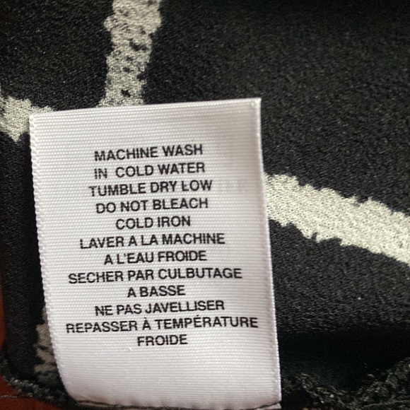 NWT. Sympli top - Picture 9 of 10